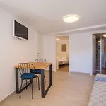 Kraj Mora Cres