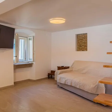 Kraj Mora Cres