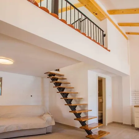 Apartment Kraj Mora Cres