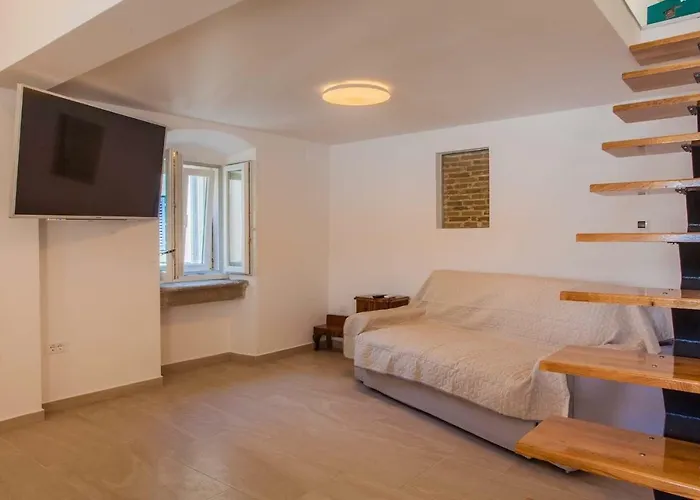 Kraj Mora Cres